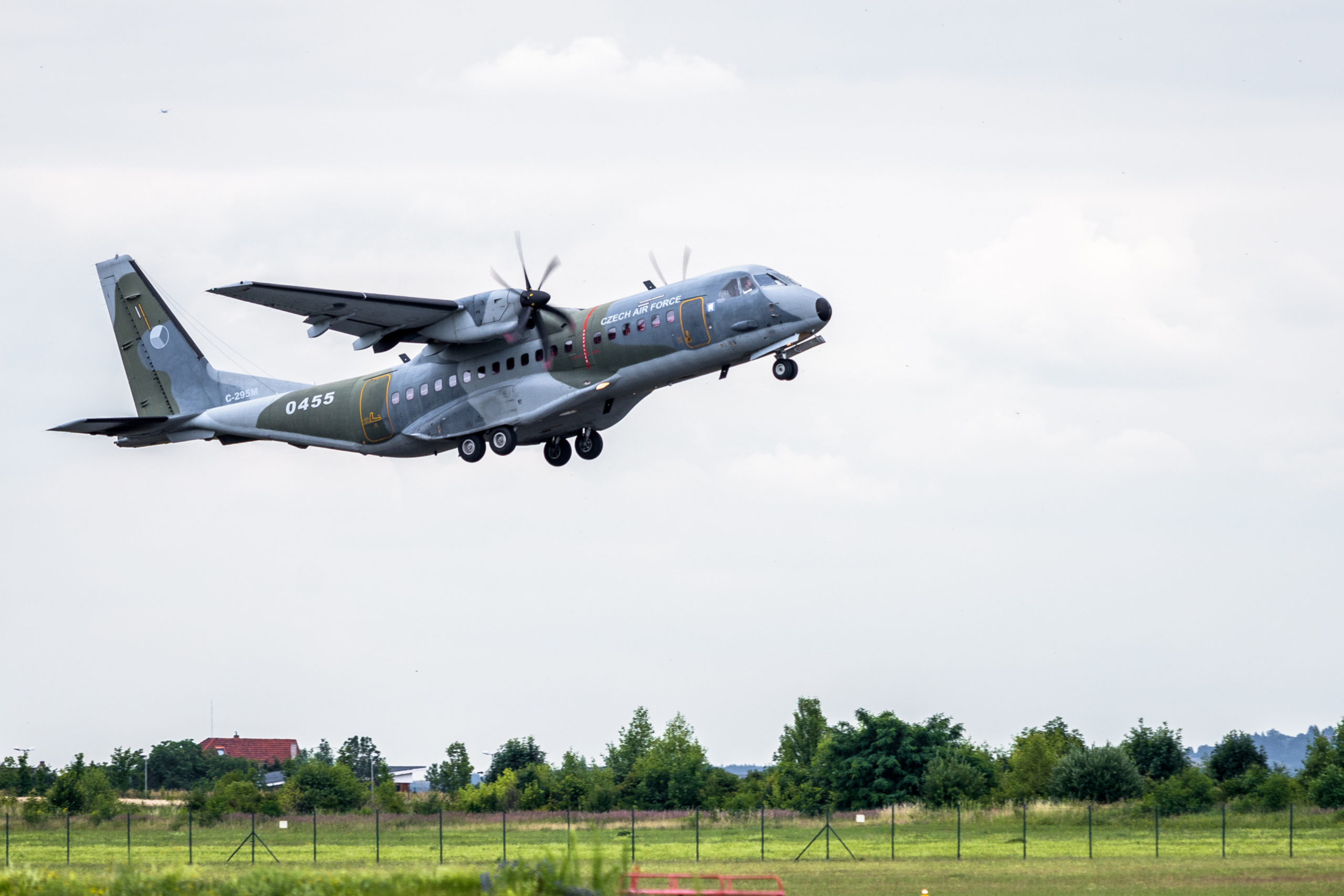 Osm koní Převalského poletí letos armádními letouny do Kazachstánu