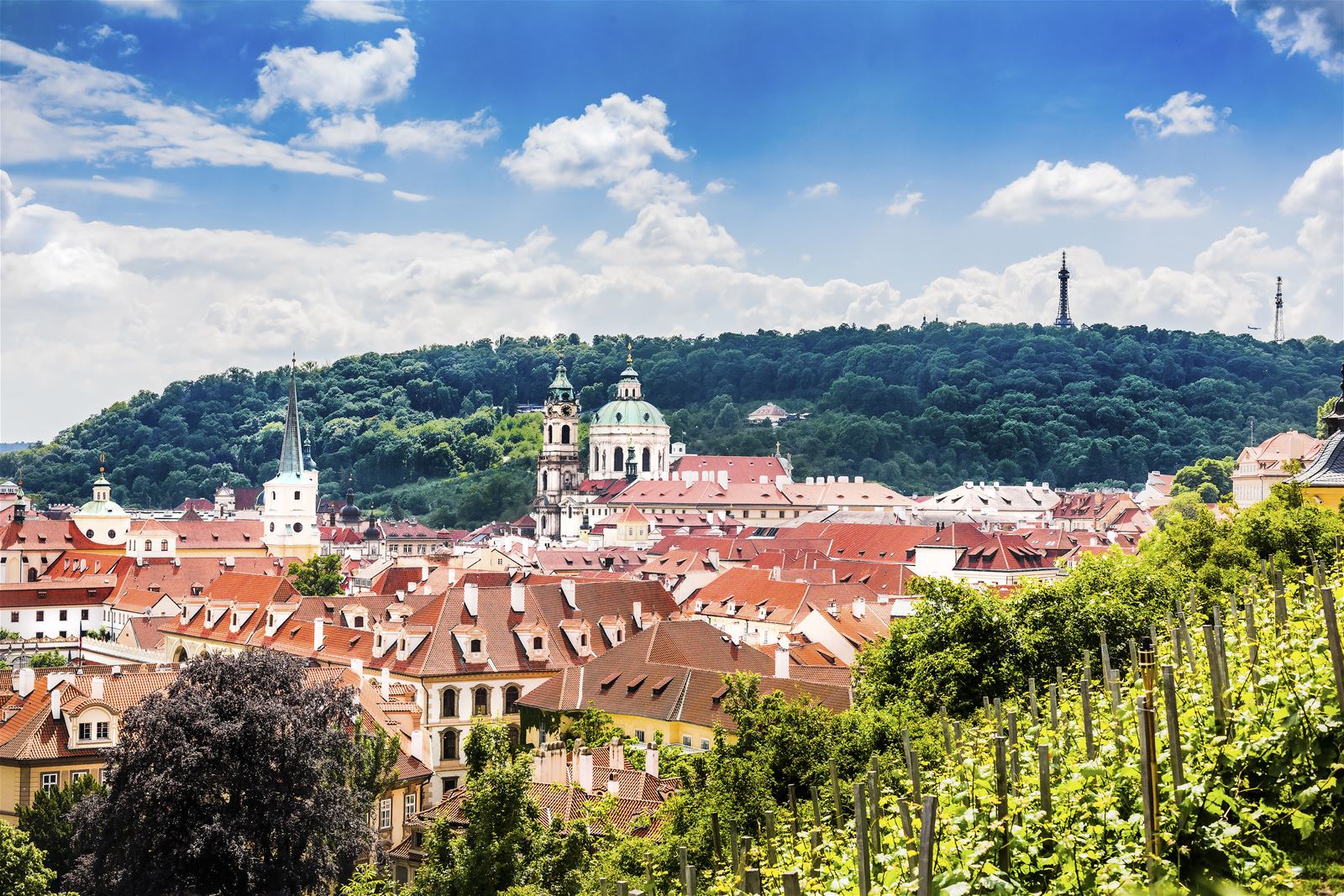 Praha na cestě k prémiové destinaci: nová skladba turistů, proměna turismu i vyšší útraty přijíždějících cestovatelů 