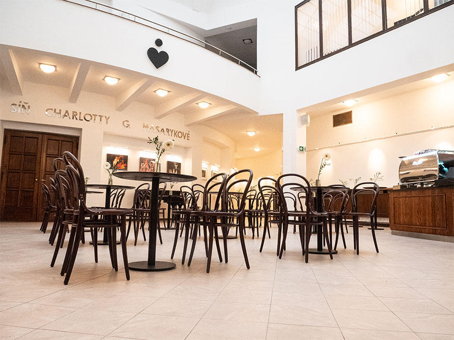 Lucie Bílá vydává nové album Obyčejná holka. Intimní písničky, nadhled i současný zvuk.