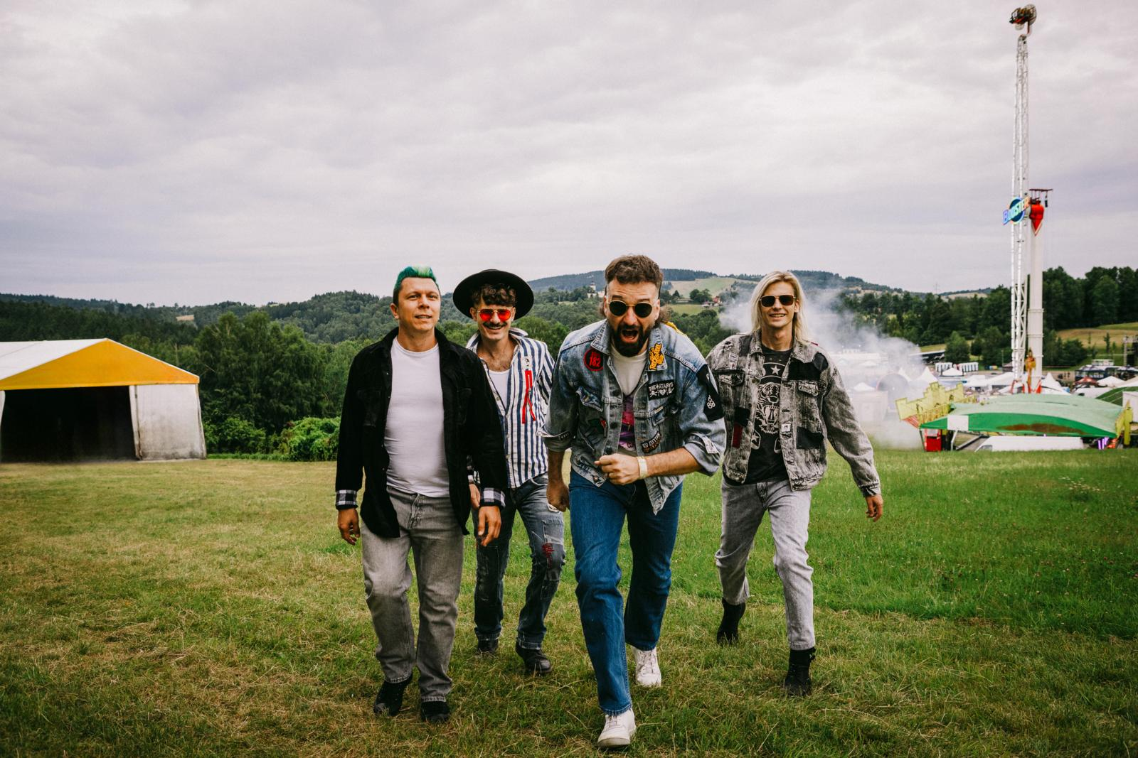 Mileniálové, GenZ nebo genCO? Skupina Civilní Obrana přichází s novým albem a oznamuje koncert v pražské Lucerně