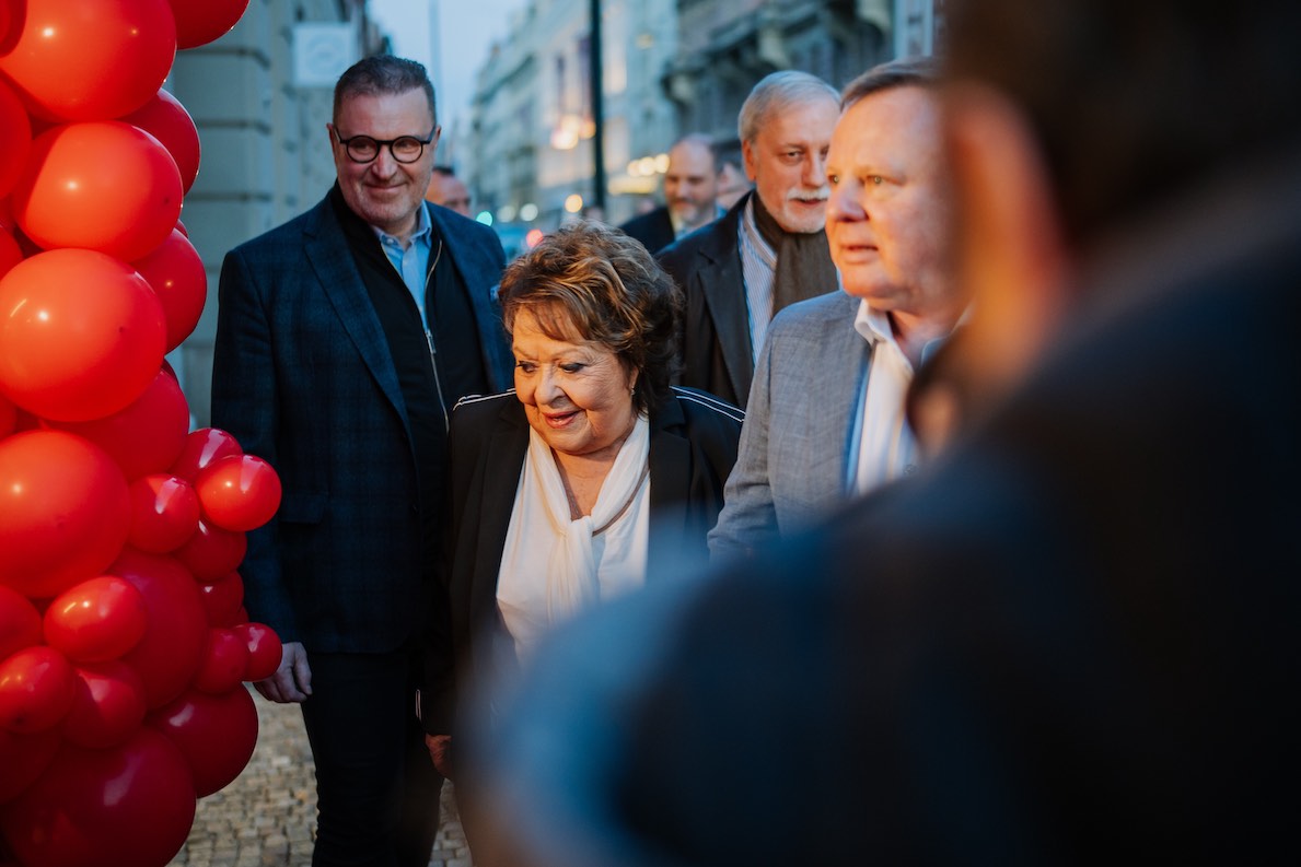 Nové Bistro U Býka v Hybernské ulici v centru Prahy přivítalo první zákazníky