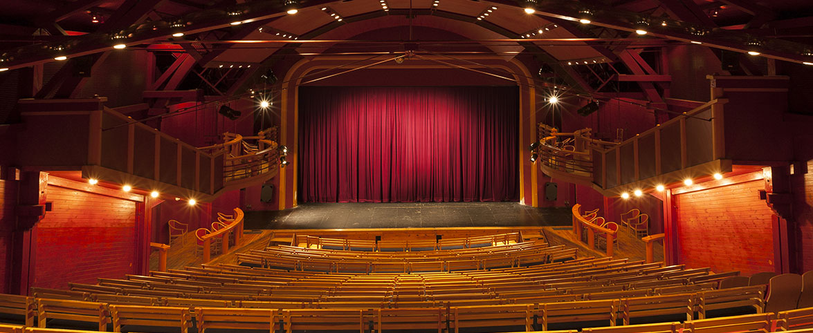 TŘI PREMIÉRY V SEZÓNĚ 2025 – 2026 Amadeus S Oscarem se nerozvedu! Pan Kaplan má třídu rád