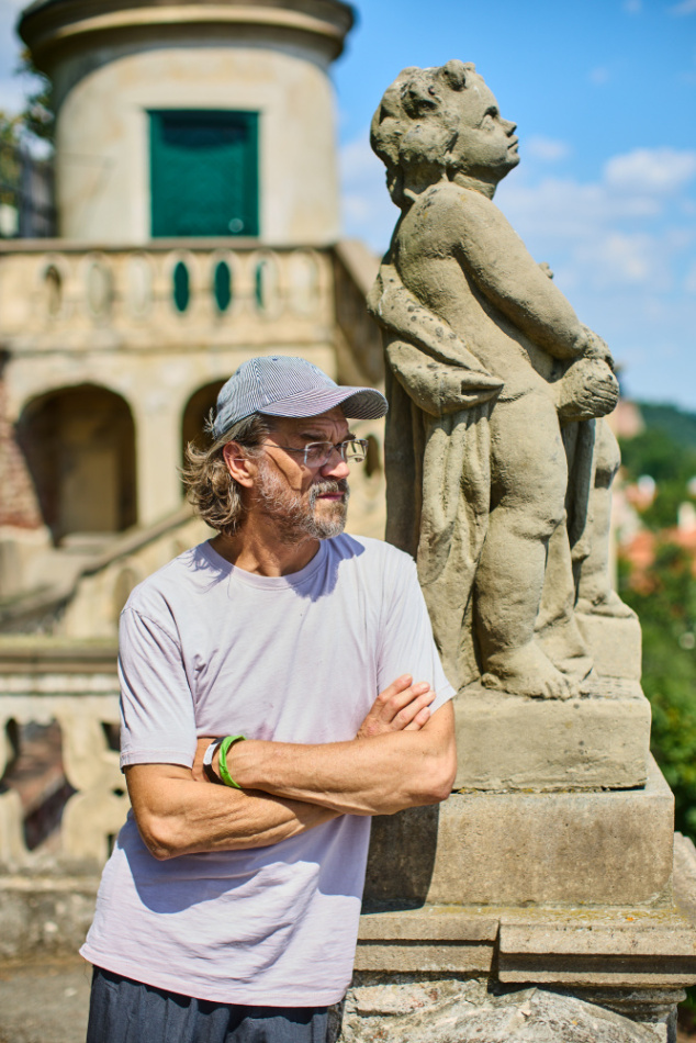 Šansony v zahradách spojily čtyři výrazné osobnosti české hudební scény. Dan Bárta a David Kraus představí v Ledeburské zahradě svou novou tvář