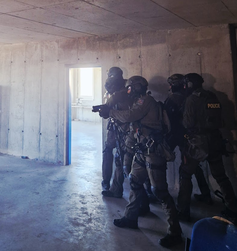 Policisté bez příkras. Dokumentární série Ve službě: Jménem zákona poprvé ukáže Policii ČR z bezprostřední blízkosti
